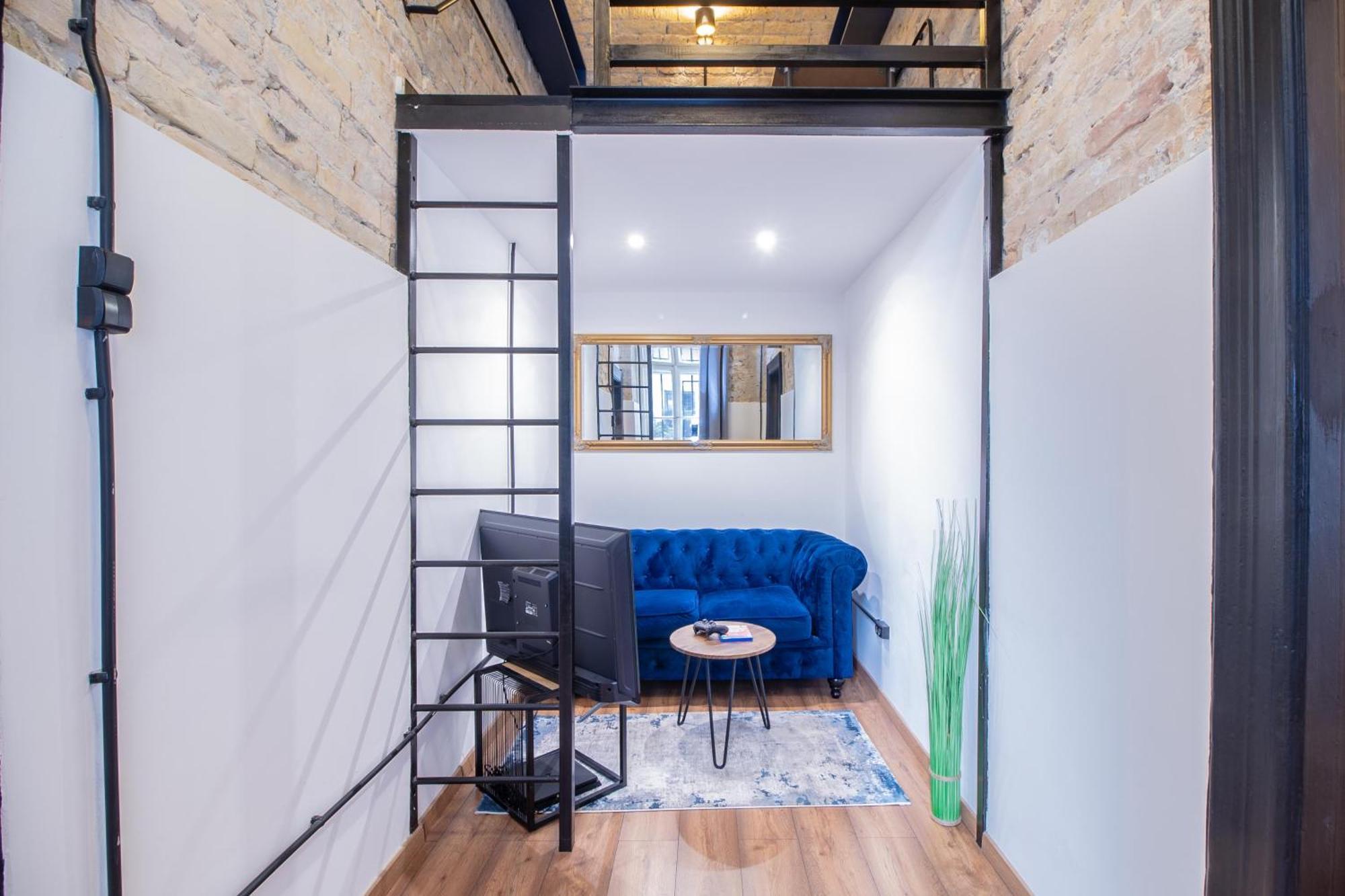 Апартаменти Corvin Loft *